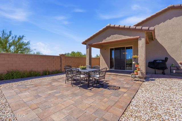 800 W Calle Moa, Sahuarita, AZ 85629