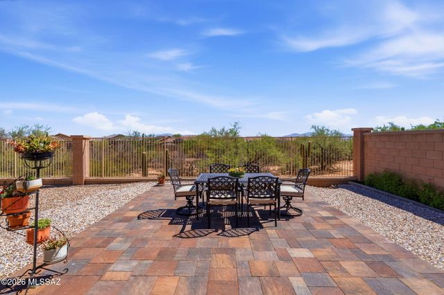 800 W Calle Moa, Sahuarita, AZ 85629