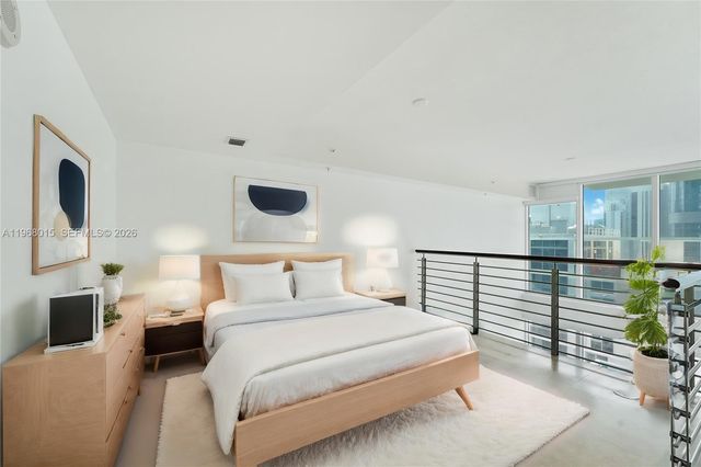 41 SE 5th St 1514, Miami, FL 33131