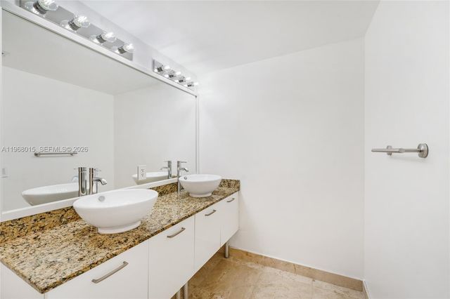 41 SE 5th St 1514, Miami, FL 33131