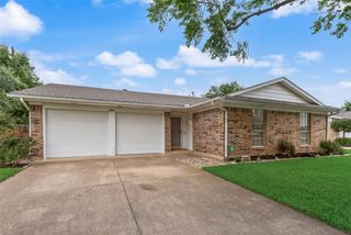 2132 Meandering Drive, Irving, TX 75060