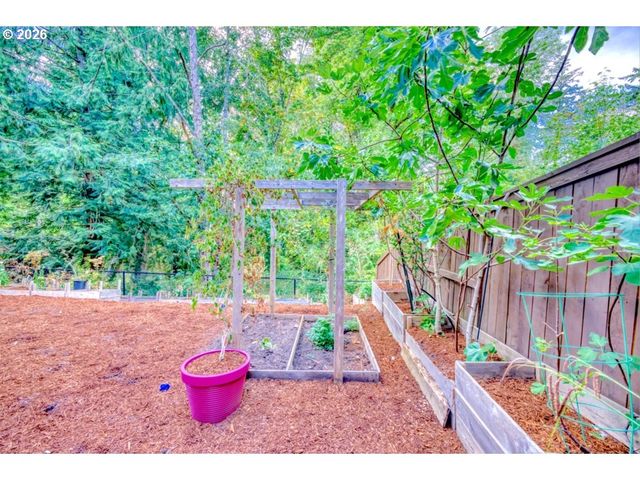 11719 Nw PINYON St, Portland, OR 97229