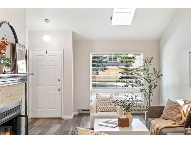 966 Shire Ct, Fort Collins, CO 80526