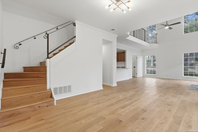 486 E Olmos Dr, Olmos Park, TX 78212