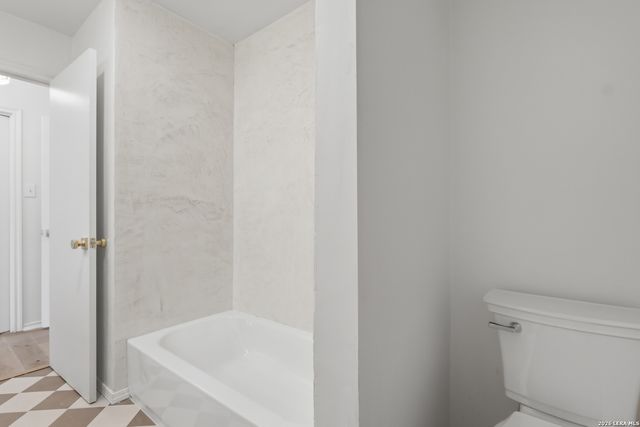 486 E Olmos Dr, Olmos Park, TX 78212