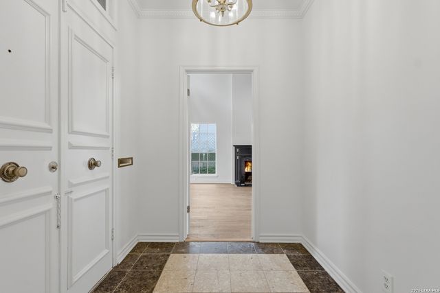 486 E Olmos Dr, Olmos Park, TX 78212