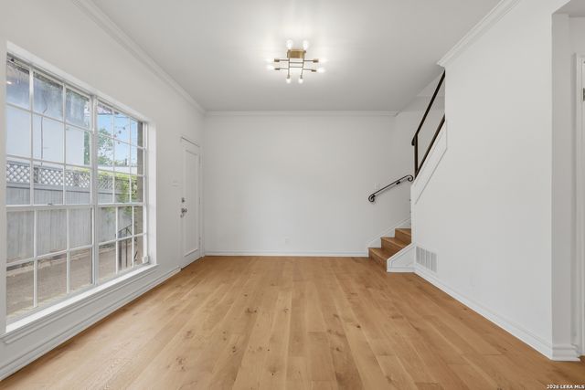 486 E Olmos Dr, Olmos Park, TX 78212