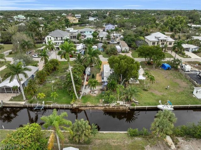 27579 Tarpon WAY, Bonita Springs, FL 34134