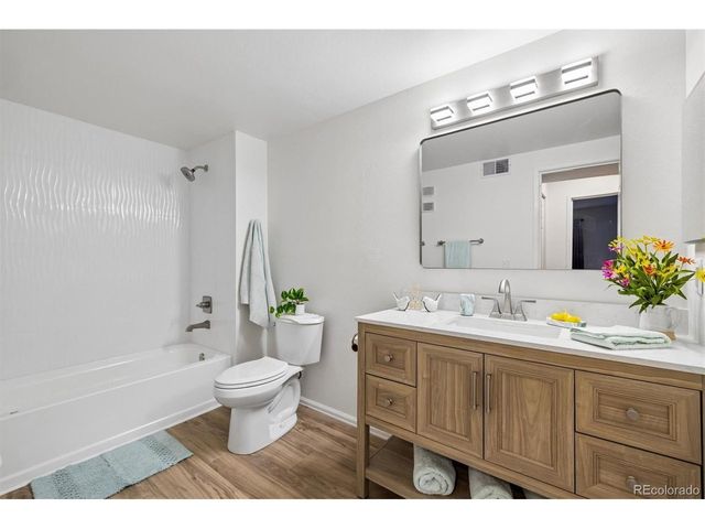 203 Wright St 103, Lakewood, CO 80228