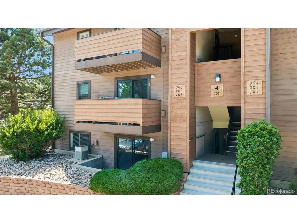 203 Wright St 103, Lakewood, CO 80228