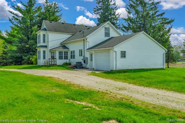 5390 Walker Road, Clyde, MI 48049