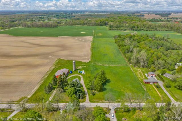 5390 Walker Road, Clyde, MI 48049
