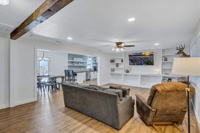 309 W Avenue H Ave, Jarrell, TX 76537