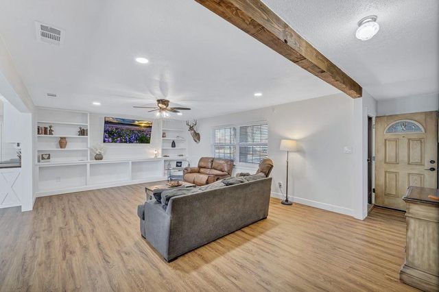 309 W Avenue H Ave, Jarrell, TX 76537