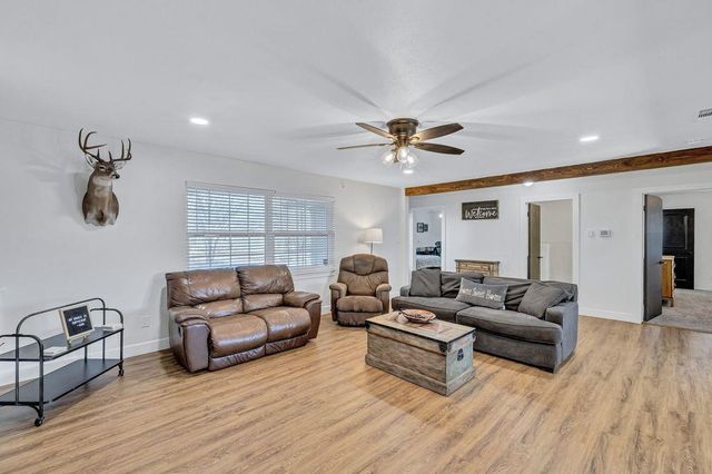 309 W Avenue H Ave, Jarrell, TX 76537