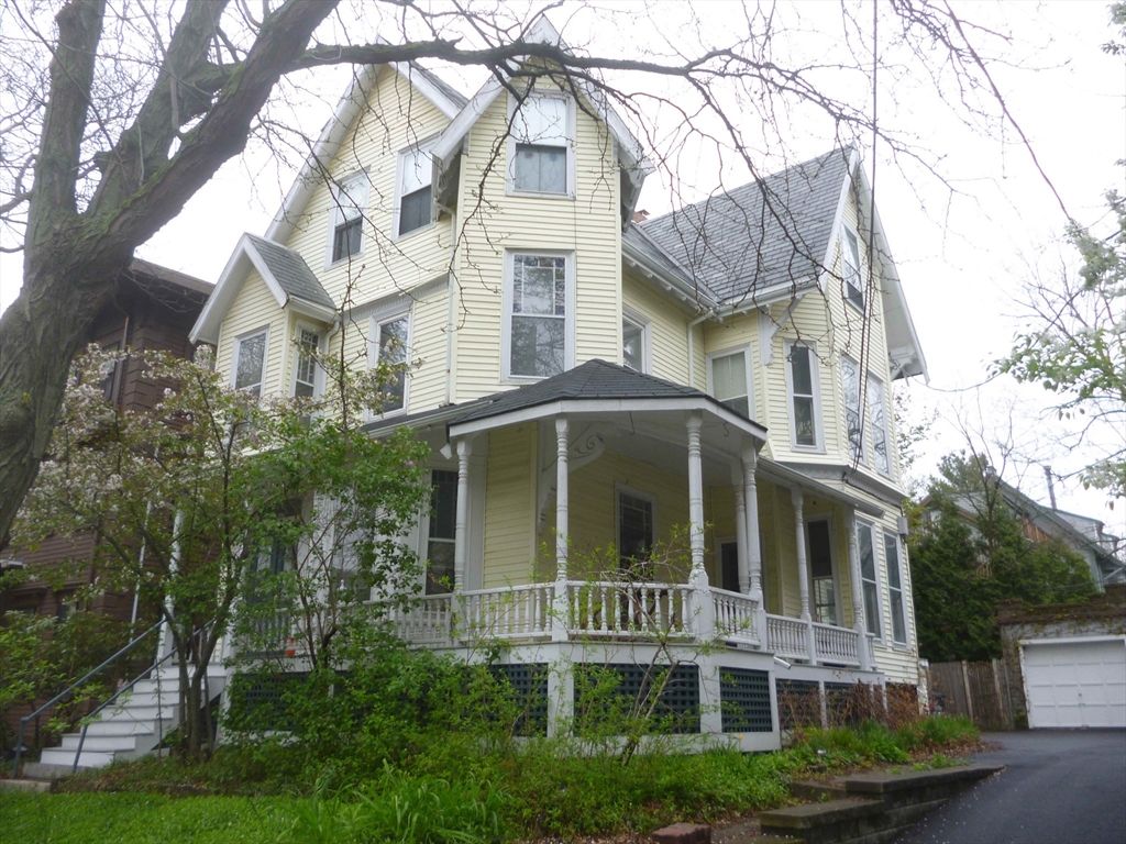 16 Lee St 2, Cambridge, MA 02139