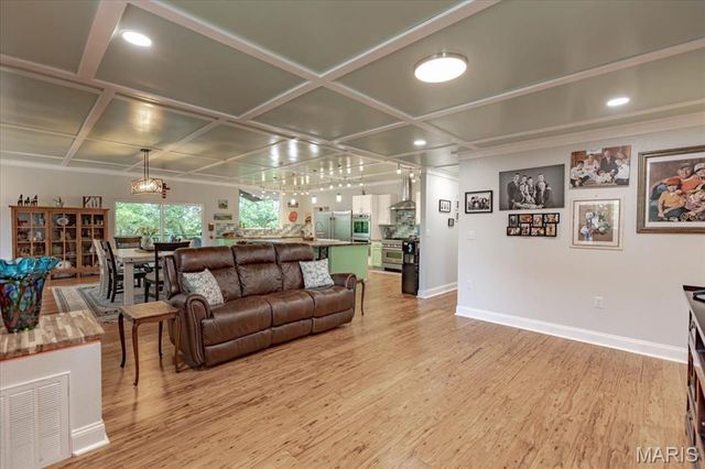 7644 Highway 17, Houston, MO 65483