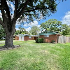 1701 Gillette Street, Baytown, TX 77520