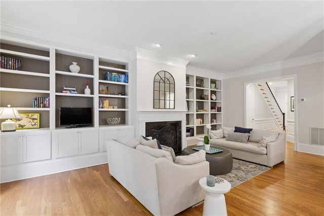 3313 Buckhead Forest Mews NE, Atlanta, GA 30305