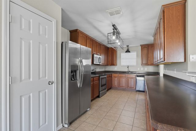 701 S Heights Drive, Crowley, TX 76036