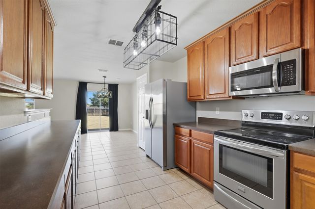 701 S Heights Drive, Crowley, TX 76036