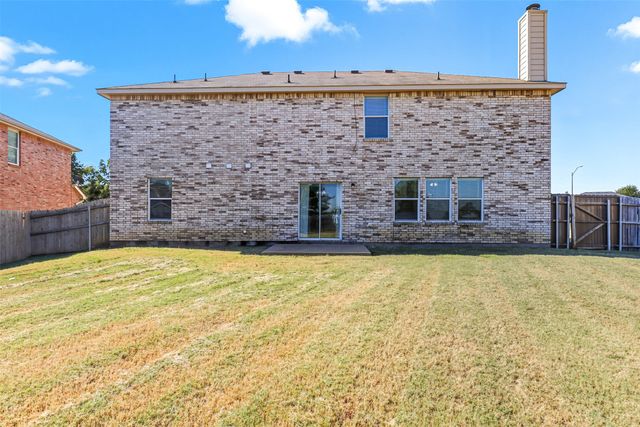 701 S Heights Drive, Crowley, TX 76036