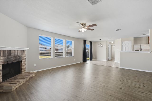 701 S Heights Drive, Crowley, TX 76036