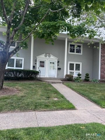 14 Carriage Path North 14, Milford, CT 06460