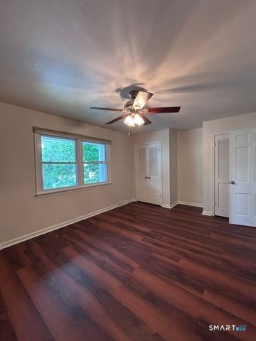 14 Carriage Path North 14, Milford, CT 06460