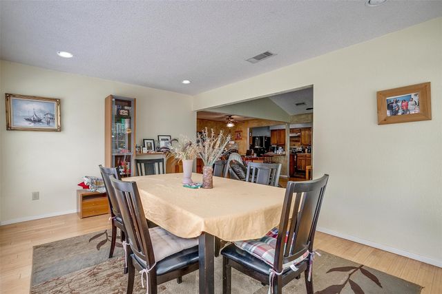 306 Hallmark Drive, Arlington, TX 76011