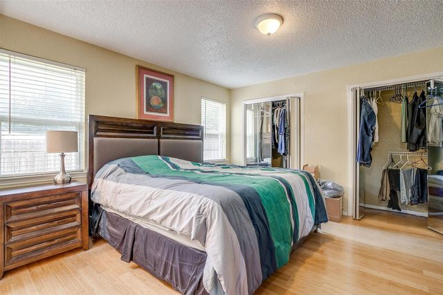 306 Hallmark Drive, Arlington, TX 76011