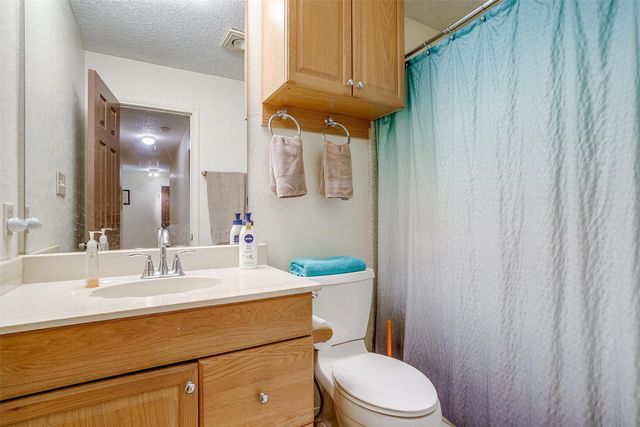 306 Hallmark Drive, Arlington, TX 76011