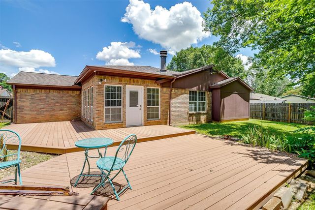 306 Hallmark Drive, Arlington, TX 76011