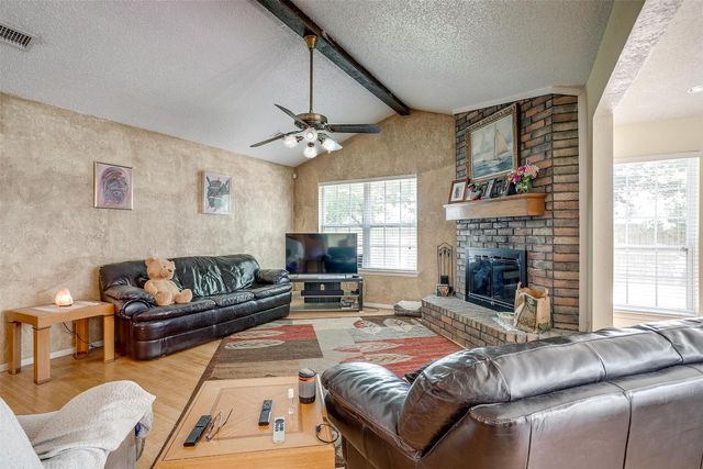 306 Hallmark Drive, Arlington, TX 76011