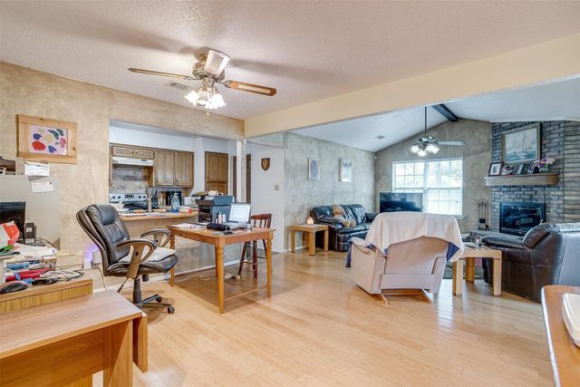 306 Hallmark Drive, Arlington, TX 76011