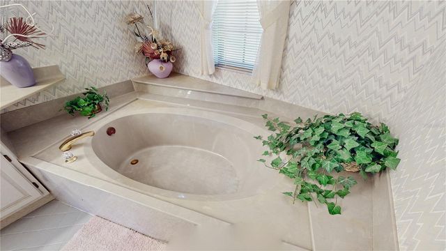 102 COVENTRY LANE, Haines City, FL 33844