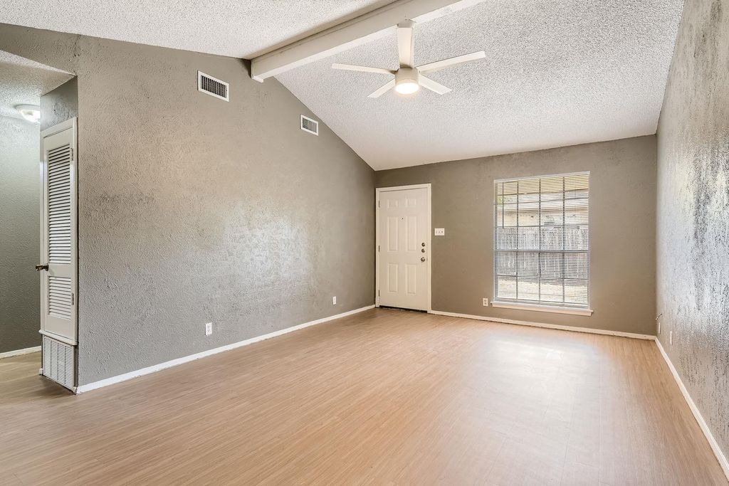 2516 Glen Springs WAY B, Austin, TX 78741