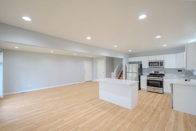 12111 S Justine Avenue, Chicago, IL 60643