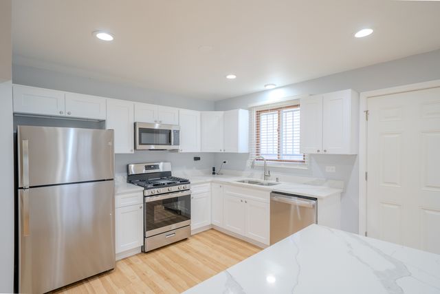 12111 S Justine Avenue, Chicago, IL 60643