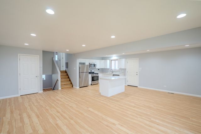 12111 S Justine Avenue, Chicago, IL 60643