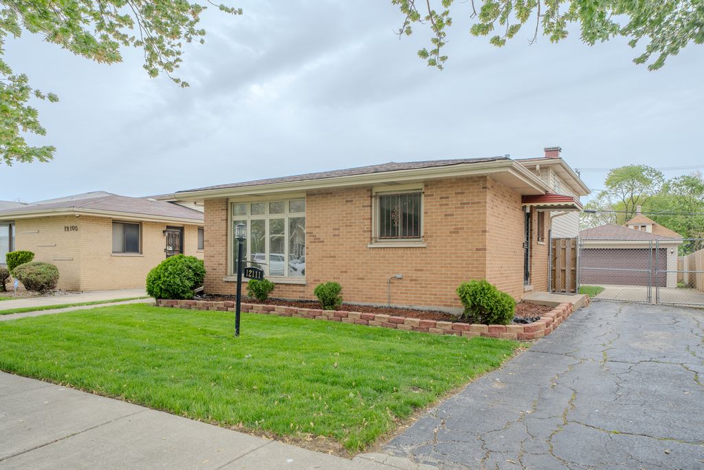 12111 S Justine Avenue, Chicago, IL 60643