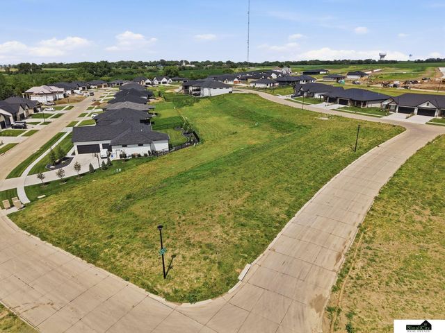 9425 S 87th Street, Lincoln, NE 68526