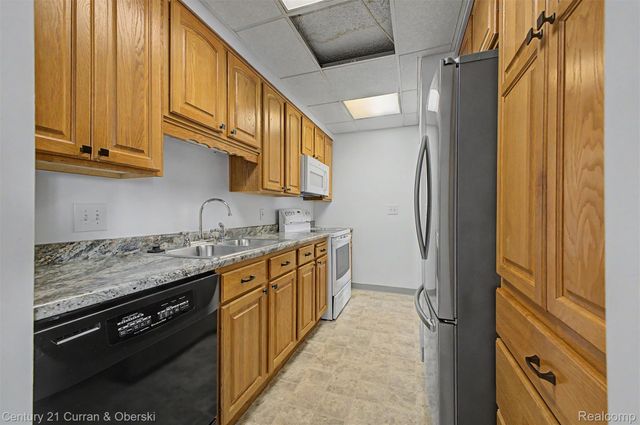 21800 Morley Avenue 1018, Dearborn, MI 48124