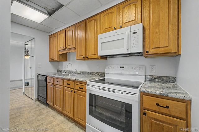 21800 Morley Avenue 1018, Dearborn, MI 48124