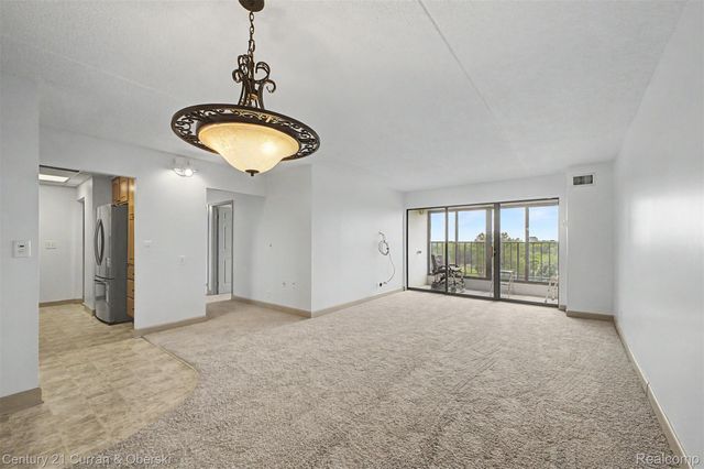 21800 Morley Avenue 1018, Dearborn, MI 48124