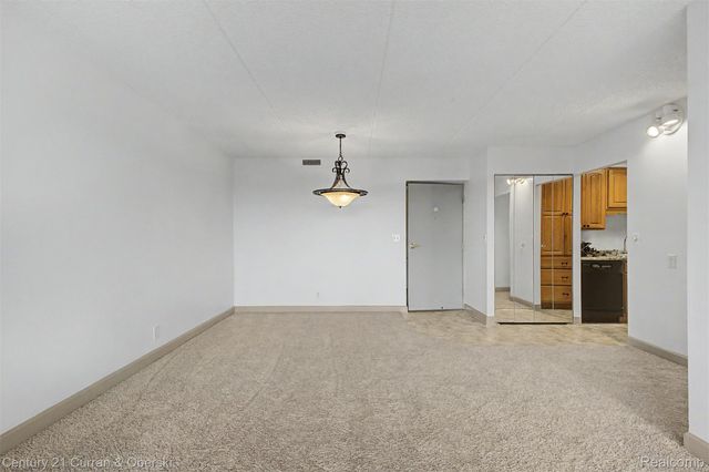 21800 Morley Avenue 1018, Dearborn, MI 48124