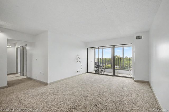 21800 Morley Avenue 1018, Dearborn, MI 48124