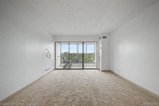 21800 Morley Avenue 1018, Dearborn, MI 48124