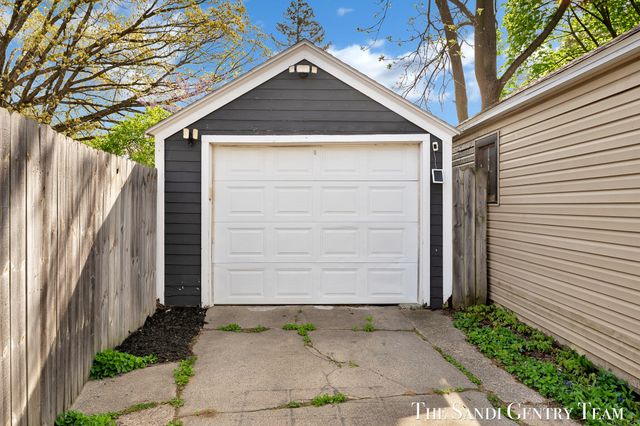 2414 Paris Avenue Se, City Of Grand Rapids, MI 49507