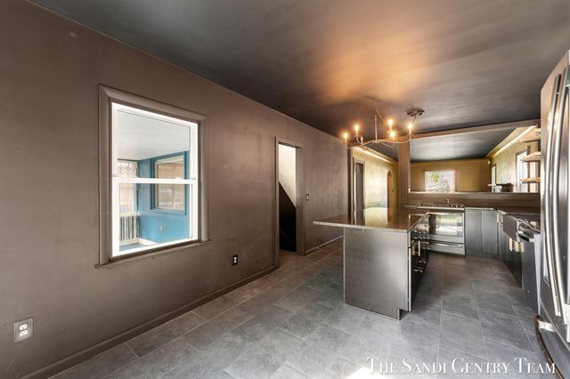 2414 Paris Avenue Se, City Of Grand Rapids, MI 49507
